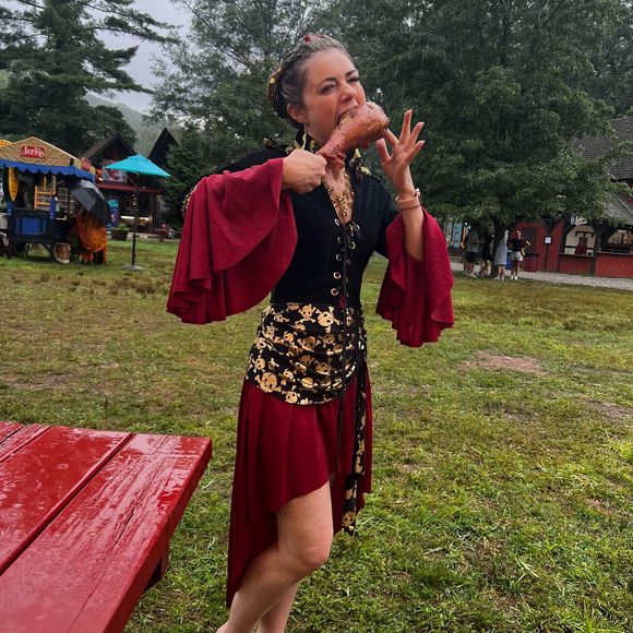 Meet your Posher, Tiffany - Picture 1 of 1